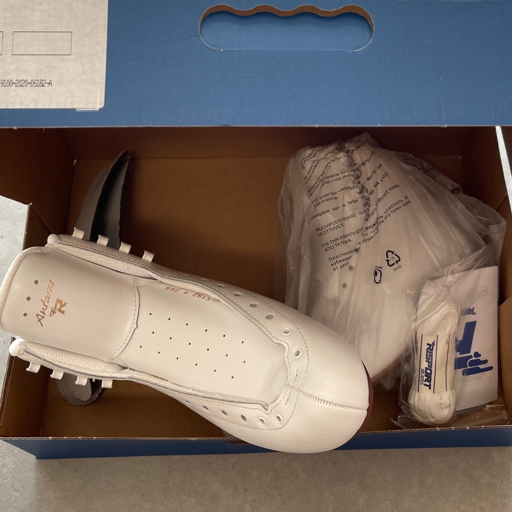 NEW Risport Antares skates, size 265